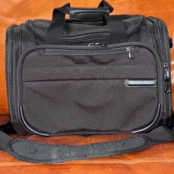 Briggs & Riley Other - Briggs & Riley Cabin Duffle (Style #221-4)